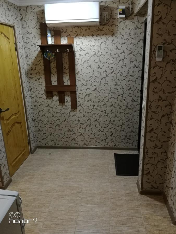 Домик По Ул.Званба Sukhumi Luaran gambar